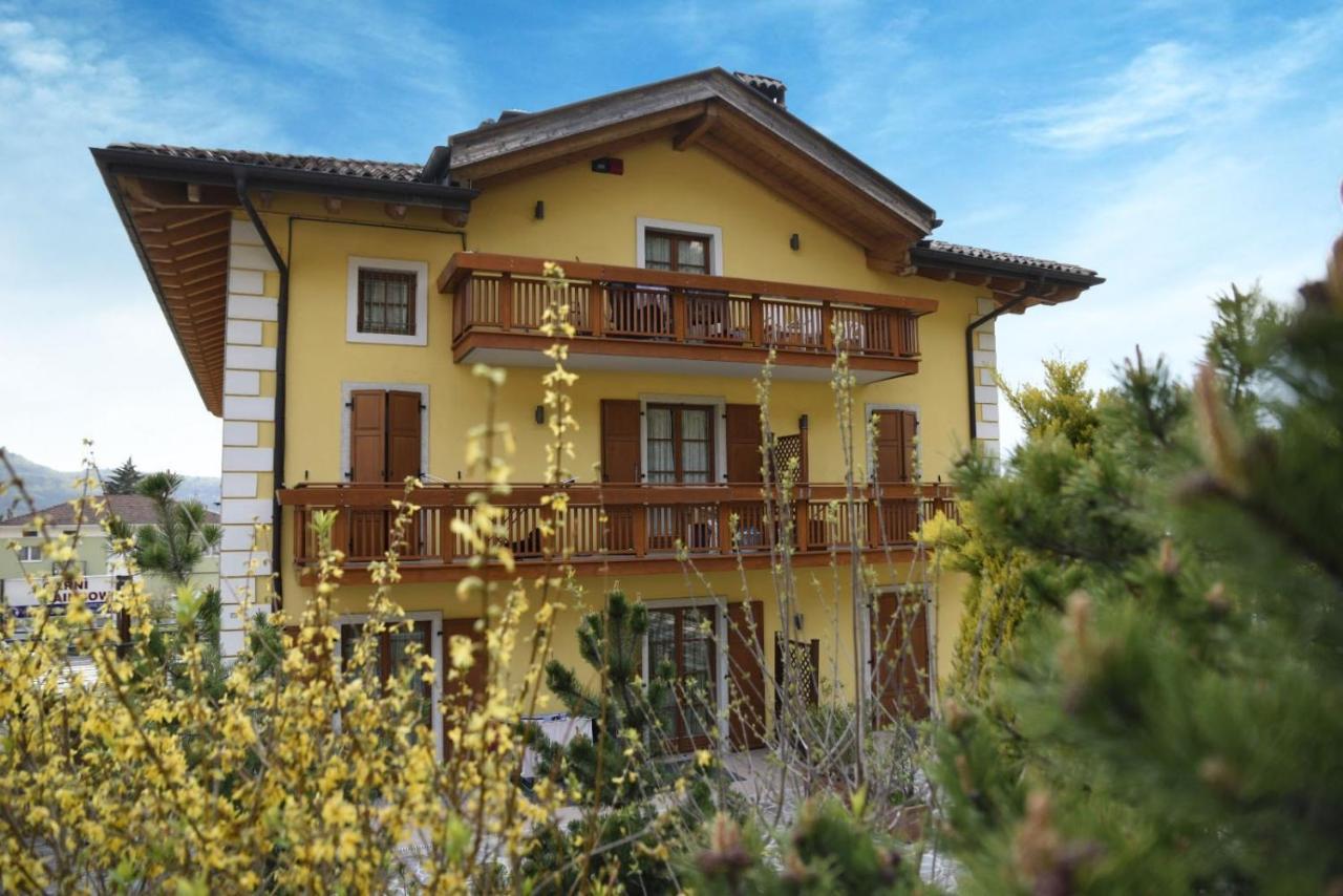 Aparthotel Rainbow Rovereto  Esterno foto